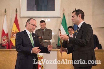 Pleno extraordinario en el que Luis Rogelio Rodríguez- Comendador ha dimitido como alcalde de Almería dando paso a Ramón Fernández-Pache