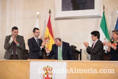 Pleno extraordinario en el que Luis Rogelio Rodríguez- Comendador ha dimitido como alcalde de Almería dando paso a Ramón Fernández-Pache