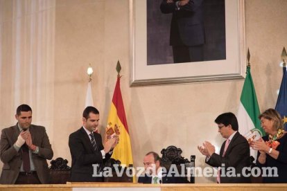 Pleno extraordinario en el que Luis Rogelio Rodríguez- Comendador ha dimitido como alcalde de Almería dando paso a Ramón Fernández-Pache