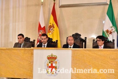 Pleno extraordinario en el que Luis Rogelio Rodríguez- Comendador ha dimitido como alcalde de Almería dando paso a Ramón Fernández-Pache
