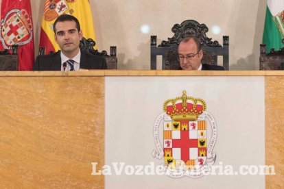 Pleno extraordinario en el que Luis Rogelio Rodríguez- Comendador ha dimitido como alcalde de Almería dando paso a Ramón Fernández-Pache