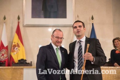 Pleno extraordinario en el que Luis Rogelio Rodríguez- Comendador ha dimitido como alcalde de Almería dando paso a Ramón Fernández-Pache