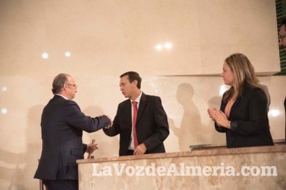Pleno extraordinario en el que Luis Rogelio Rodríguez- Comendador ha dimitido como alcalde de Almería dando paso a Ramón Fernández-Pache