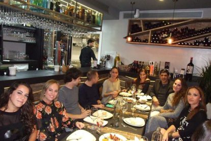 El restaurante Casco Antiguo ha acogido la cena-clausura de esta edición que organiza el Conservatorio de Danza de Almería. Fotos: JA Barr