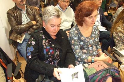 Con prólogo de Antonia Sánchez, el libro ‘En busca de una luz en la oscuridad’ cuenta con Miguel Caballero, Ana Torregrosa, Marisol Va