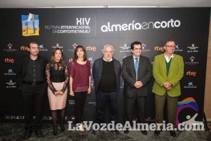 Gala de apertura del Festival de Cortometrajes Almería en corto en la que ha tenido lugar la entrega del premio Almería, tierra de cine al