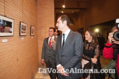 Gala de apertura del Festival de Cortometrajes Almería en corto en la que ha tenido lugar la entrega del premio Almería, tierra de cine al