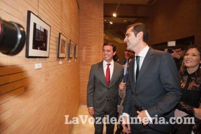 Gala de apertura del Festival de Cortometrajes Almería en corto en la que ha tenido lugar la entrega del premio Almería, tierra de cine al
