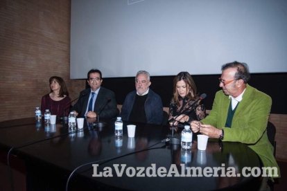 Gala de apertura del Festival de Cortometrajes Almería en corto en la que ha tenido lugar la entrega del premio Almería, tierra de cine al
