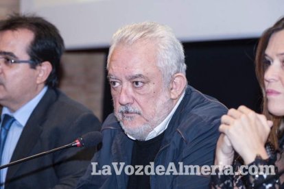 Gala de apertura del Festival de Cortometrajes Almería en corto en la que ha tenido lugar la entrega del premio Almería, tierra de cine al