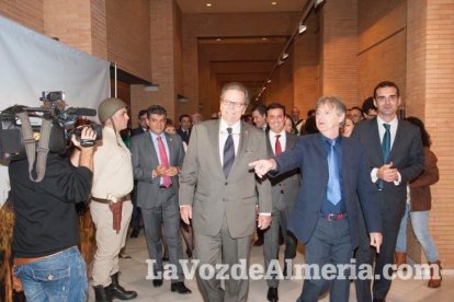 Gala de apertura del Festival de Cortometrajes Almería en corto en la que ha tenido lugar la entrega del premio Almería, tierra de cine al