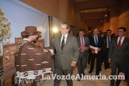 Gala de apertura del Festival de Cortometrajes Almería en corto en la que ha tenido lugar la entrega del premio Almería, tierra de cine al