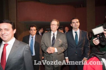 Gala de apertura del Festival de Cortometrajes Almería en corto en la que ha tenido lugar la entrega del premio Almería, tierra de cine al