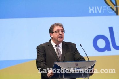 Gala de apertura del Festival de Cortometrajes Almería en corto en la que ha tenido lugar la entrega del premio Almería, tierra de cine al