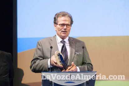 Gala de apertura del Festival de Cortometrajes Almería en corto en la que ha tenido lugar la entrega del premio Almería, tierra de cine al