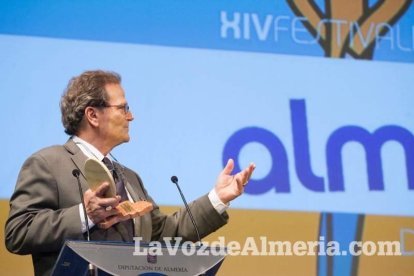 Gala de apertura del Festival de Cortometrajes Almería en corto en la que ha tenido lugar la entrega del premio Almería, tierra de cine al