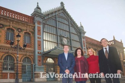 Comienzo de la campala electoral con la tradicional pegada de carteles,