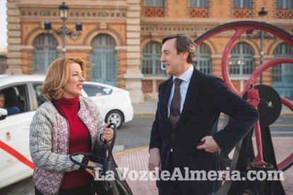 Comienzo de la campala electoral con la tradicional pegada de carteles,