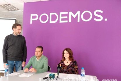 Comienzo de la campala electoral con la tradicional pegada de carteles,