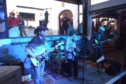 Situado en la mejor costa del Cabo de Gata-Níjar, reinaugura con fiesta para toda la familia. Fotos: JA. Barrios