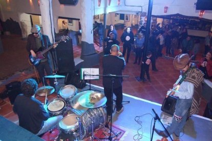 Situado en la mejor costa del Cabo de Gata-Níjar, reinaugura con fiesta para toda la familia. Fotos: JA. Barrios