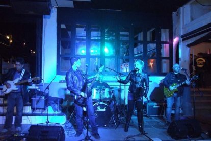 Situado en la mejor costa del Cabo de Gata-Níjar, reinaugura con fiesta para toda la familia. Fotos: JA. Barrios