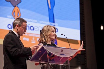 Ángela Molina recibe el homenaje del festival y el corto almeriense ‘Víctor XX’ logra tres galardones. Daniel Guzmán gana el ‘Óper