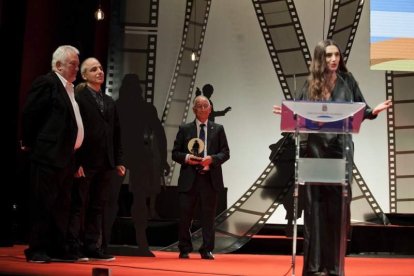 Ángela Molina recibe el homenaje del festival y el corto almeriense ‘Víctor XX’ logra tres galardones. Daniel Guzmán gana el ‘Óper