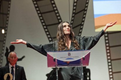 Ángela Molina recibe el homenaje del festival y el corto almeriense ‘Víctor XX’ logra tres galardones. Daniel Guzmán gana el ‘Óper