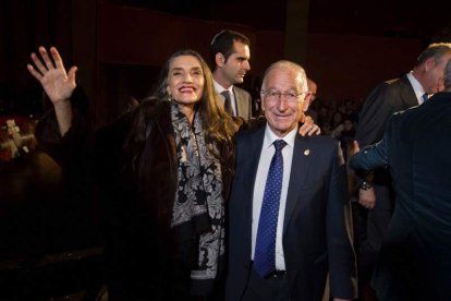 Ángela Molina recibe el homenaje del festival y el corto almeriense ‘Víctor XX’ logra tres galardones. Daniel Guzmán gana el ‘Óper