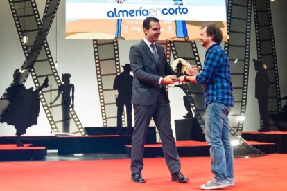 Ángela Molina recibe el homenaje del festival y el corto almeriense ‘Víctor XX’ logra tres galardones. Daniel Guzmán gana el ‘Óper
