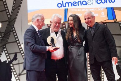 Ángela Molina recibe el homenaje del festival y el corto almeriense ‘Víctor XX’ logra tres galardones. Daniel Guzmán gana el ‘Óper