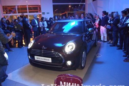 El concesionario BMW Premium Almería de Huércal de Almería presentó los nuevos modelos BMW X1 Y Mini ClubMan. Fotos JA Barrios.