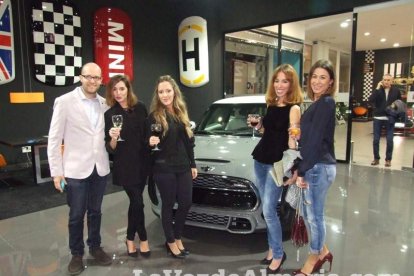 El concesionario BMW Premium Almería de Huércal de Almería presentó los nuevos modelos BMW X1 Y Mini ClubMan. Fotos JA Barrios.