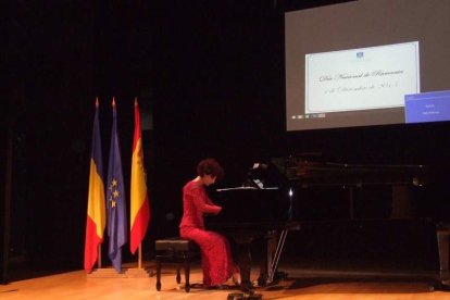 El acto ha sido organizado por el viceconsulado que preside la cónsul Florenţa Ciobotaru Fotos: JA BARRIOS