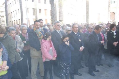 El obispo abre la ‘Puerta Santa’ para el inicio del Jubileo de la Misericordia. El acto se inició en la Plaza de la Catedral con la lec