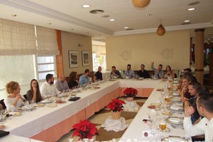 Los deportistas del Crossfit Almería celebran la Navidad en el Club de Mar. Fotos: JA Barrios.