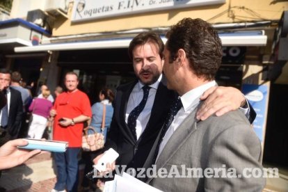 Roquetas de Mar celebra por la mañana el primer premio de la lotería de este año