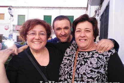 Alumnos del instituto traen la alegría al pueblo al vender el décimo premiado