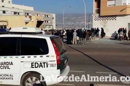 Tensión en Roquetas por la muerte de un inmigrante