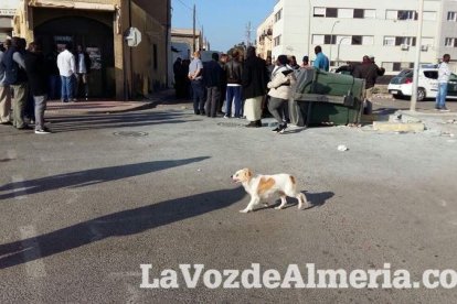 Tensión en Roquetas por la muerte de un inmigrante