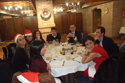 La celebración ha contado con la asistencia de la directora del Máster, Alicia Sáez Schroh. Fotos: JA. Barrios