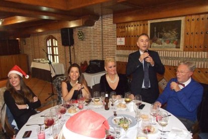 La celebración ha contado con la asistencia de la directora del Máster, Alicia Sáez Schroh. Fotos: JA. Barrios