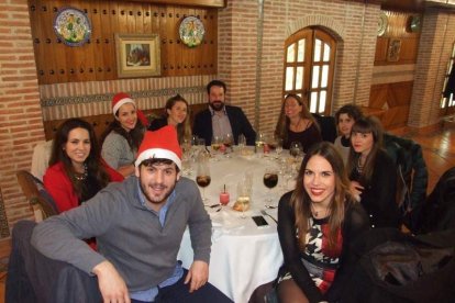 La celebración ha contado con la asistencia de la directora del Máster, Alicia Sáez Schroh. Fotos: JA. Barrios