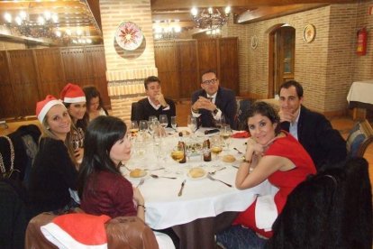 La celebración ha contado con la asistencia de la directora del Máster, Alicia Sáez Schroh. Fotos: JA. Barrios