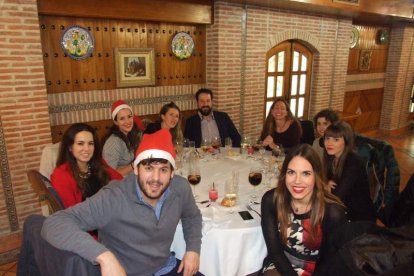 La celebración ha contado con la asistencia de la directora del Máster, Alicia Sáez Schroh. Fotos: JA. Barrios