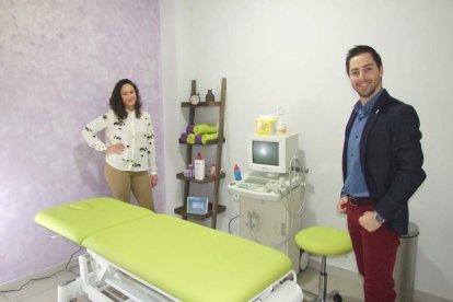 Javier Muro Torres es el responsable del Centro de Fisioterapia de Carretera Alhadra, 37 Fotos: JA Barrios