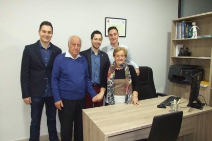 Javier Muro Torres es el responsable del Centro de Fisioterapia de Carretera Alhadra, 37 Fotos: JA Barrios