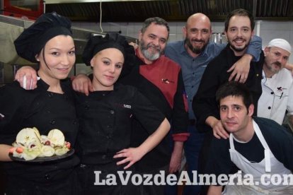 Su propietario, Salvador Rovira, celebró su cumpleaños con la sociedad almeriense