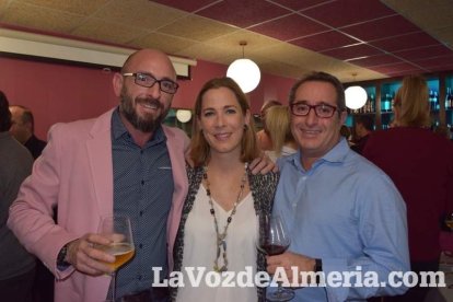 Su propietario, Salvador Rovira, celebró su cumpleaños con la sociedad almeriense